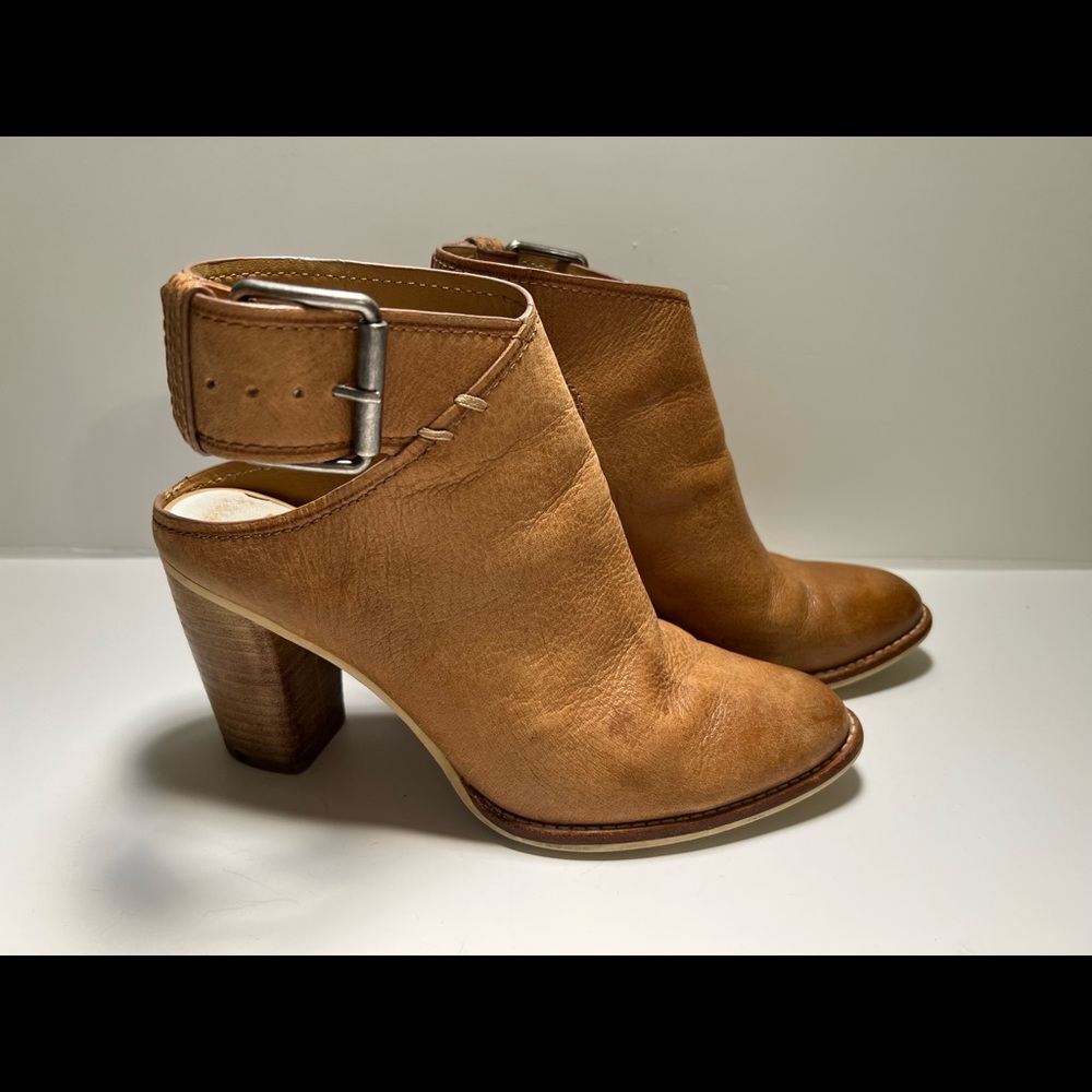 Dolce Vita Women’s Camel Jaclyn Boot